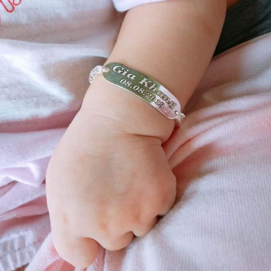 Lắc tay bạc cho trẻ sơ sinh khắc tên ngày sinh theo yêu cầu. Bạc BSJ