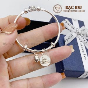 Mẫu lắc tay, lắc chân cho trẻ sơ sinh đến 3-4 tuổi gắn chuông và charm khắc tên theo yêu cầu